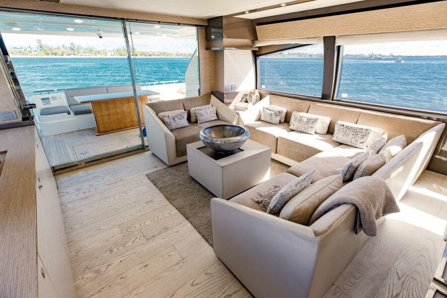 2017 Ferretti Yachts 750
