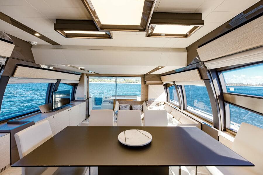 2017 Ferretti Yachts 750