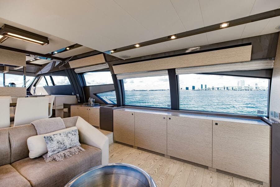 2017 Ferretti Yachts 750