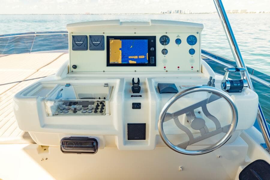 2017 Ferretti Yachts 750