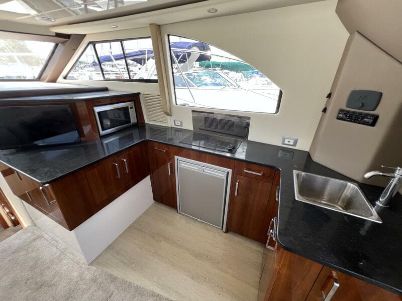 2016 Carver C34 Galley