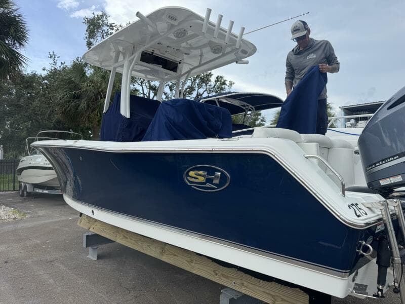 2017 Sea Hunt 235 Ultra SE