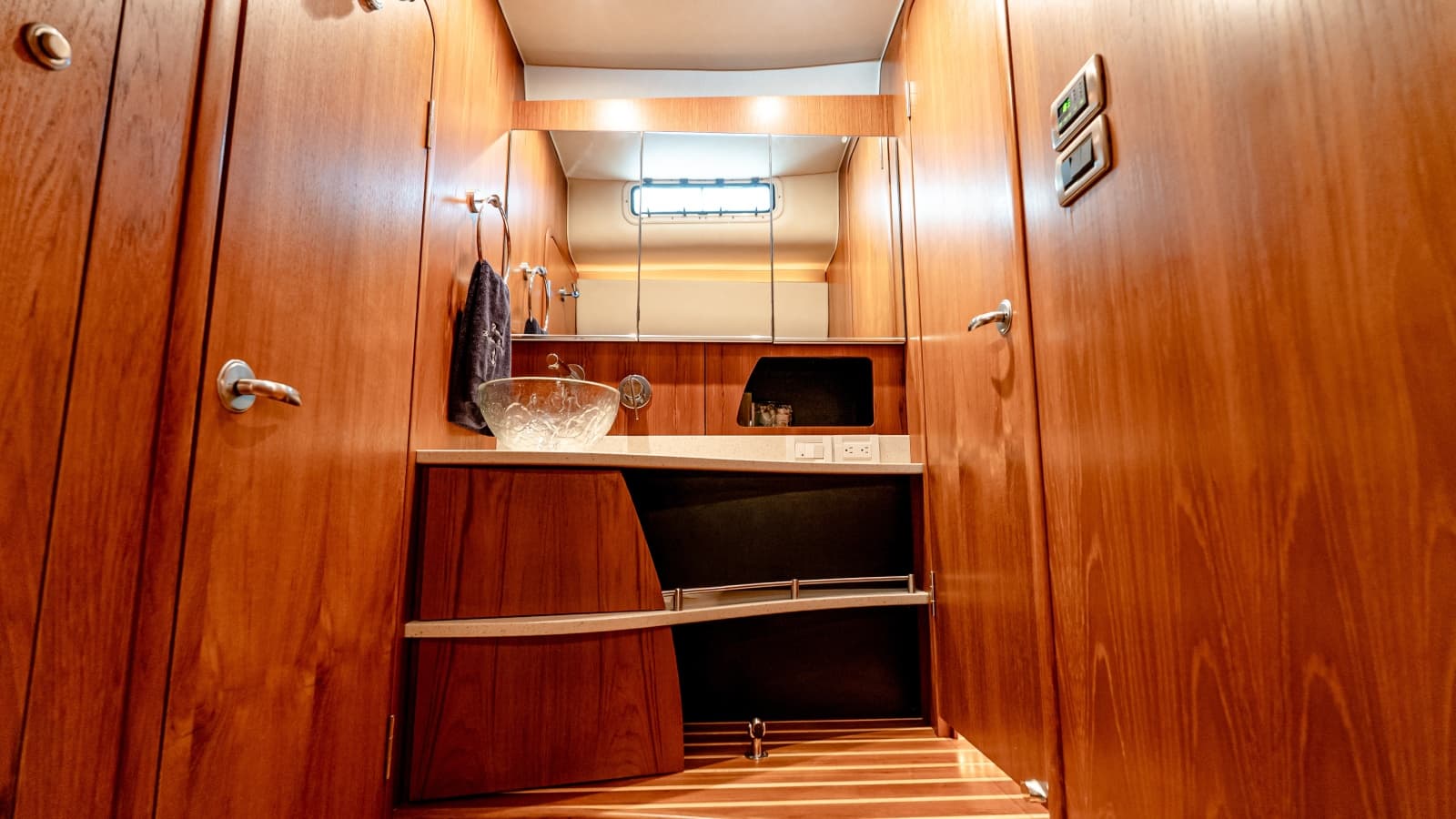 2007 Tiara Yachts 4300 Sovran