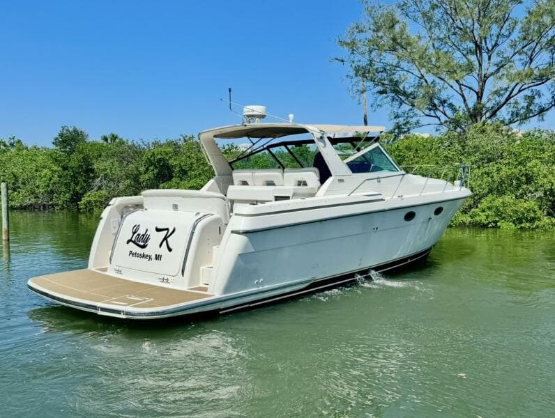 1998 Tiara Yachts 3500 Express