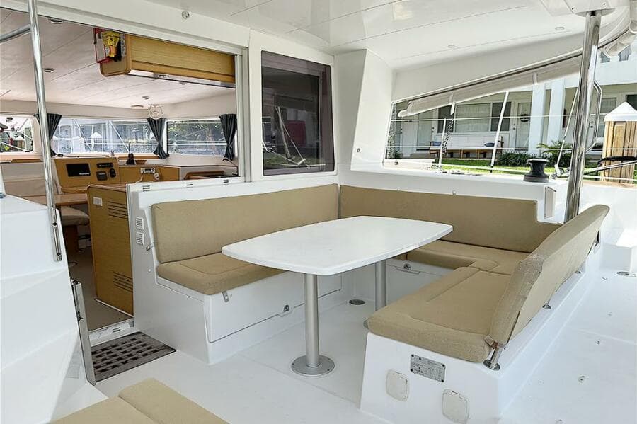 2012-lagoon-400-sail-9878984-20250721072826981-1.jpg