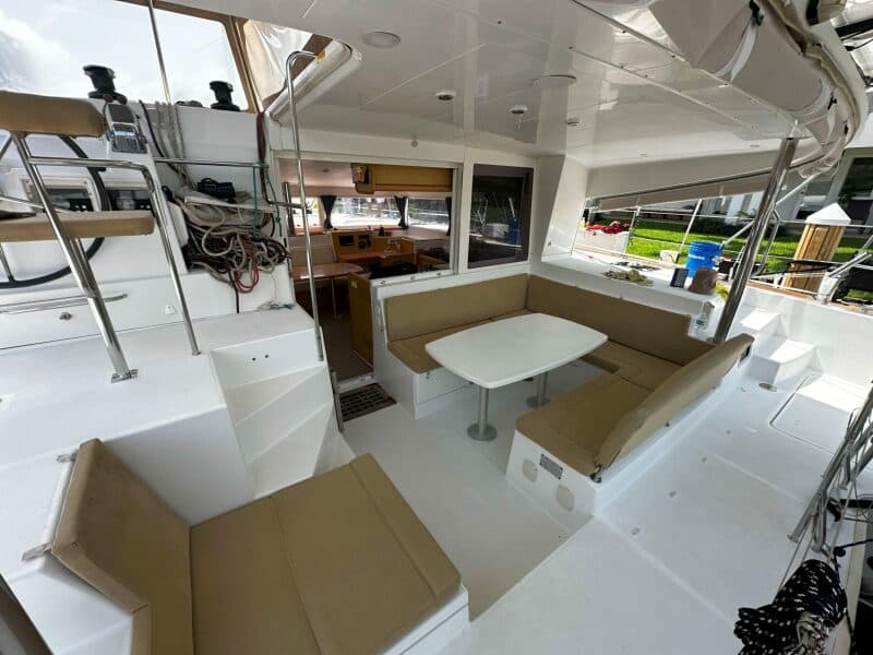 2012-lagoon-400-sail-9878984-20250721095447628-1.jpg