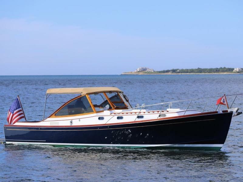Starboard Quarter Round Hill