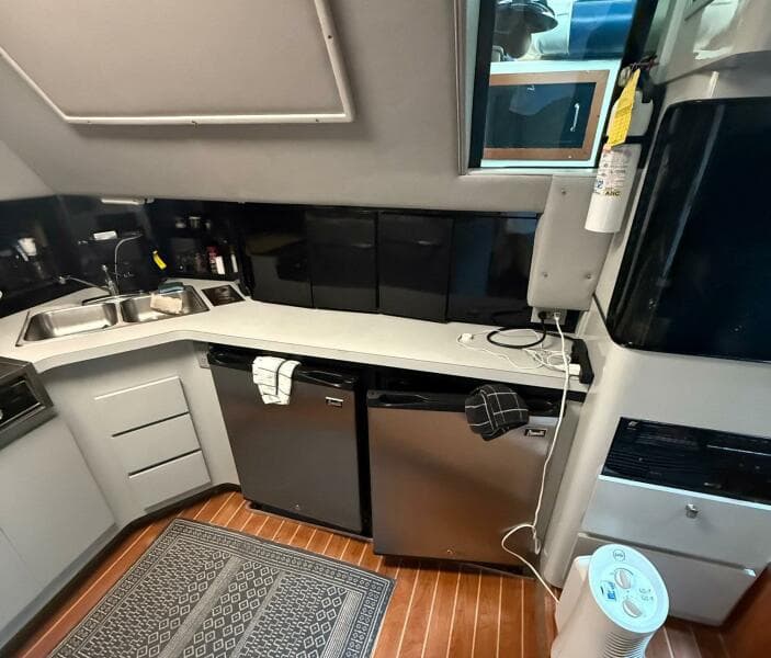 1989 Sea Ray 460 Express Cruiser