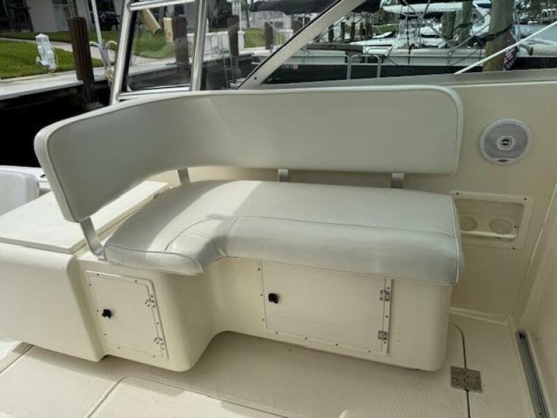 2002 Pursuit 3000 Express