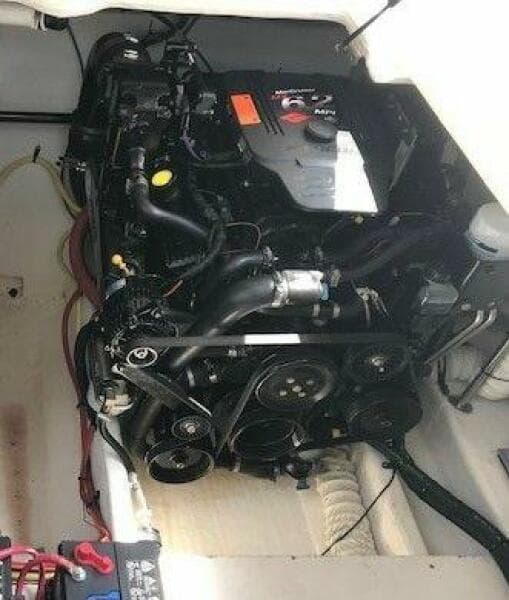 2004 Cruisers Yachts 340 Express