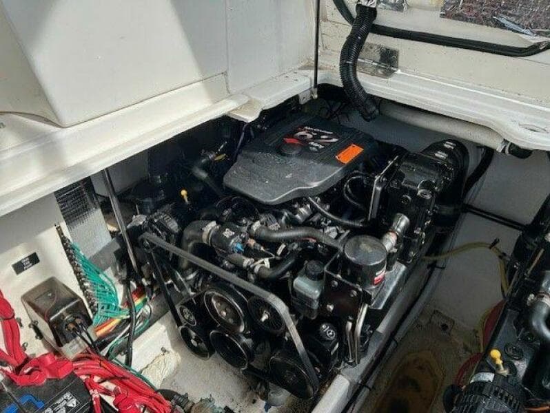 2004 Cruisers Yachts 340 Express