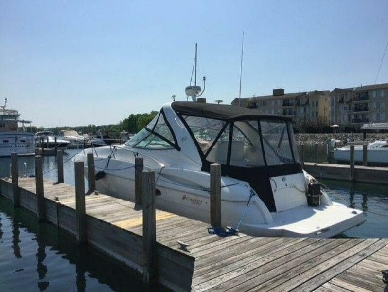 2004 Cruisers Yachts 340 Express