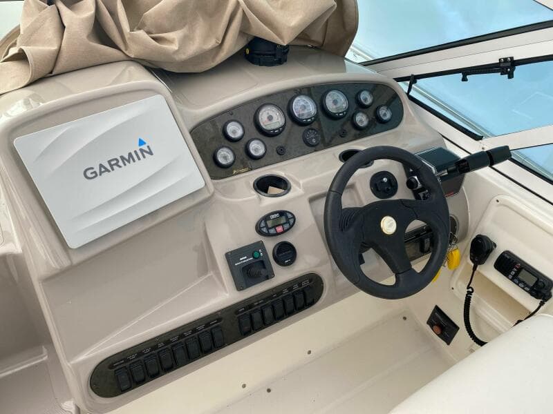 2004 Cruisers Yachts 340 Express