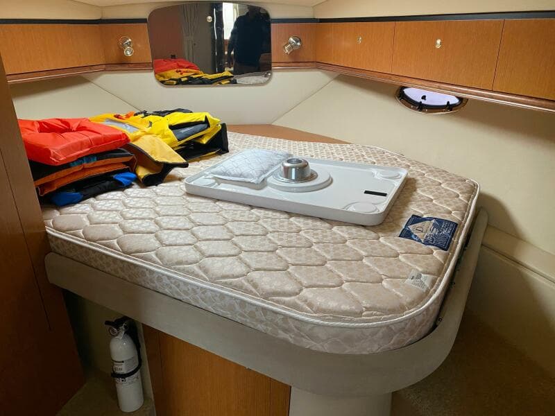 2004 Cruisers Yachts 340 Express