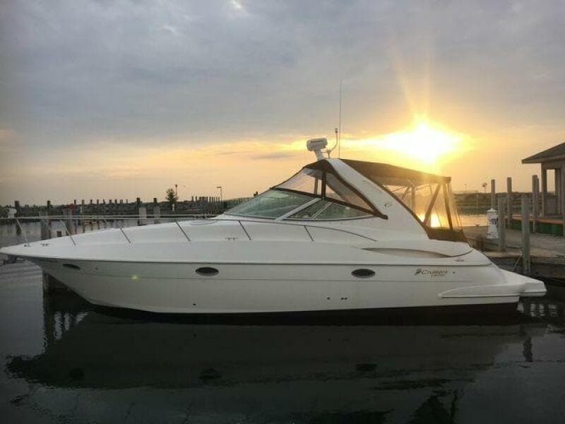 2004 Cruisers Yachts 340 Express