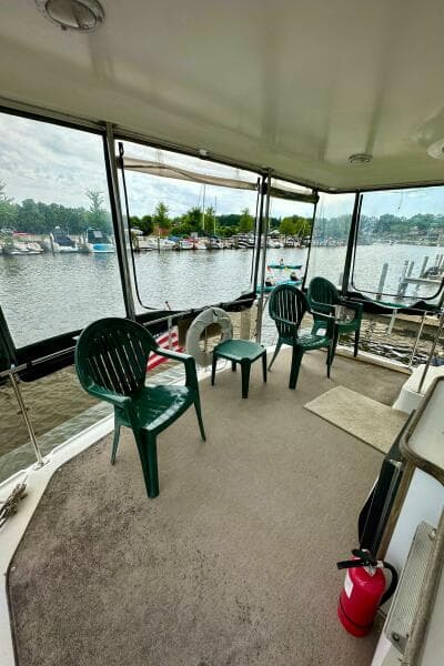 1991 Carver 3807 Aft Cabin