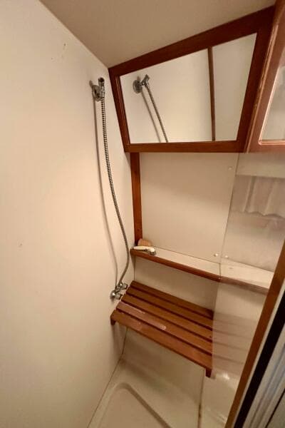 1991 Carver 3807 Aft Cabin