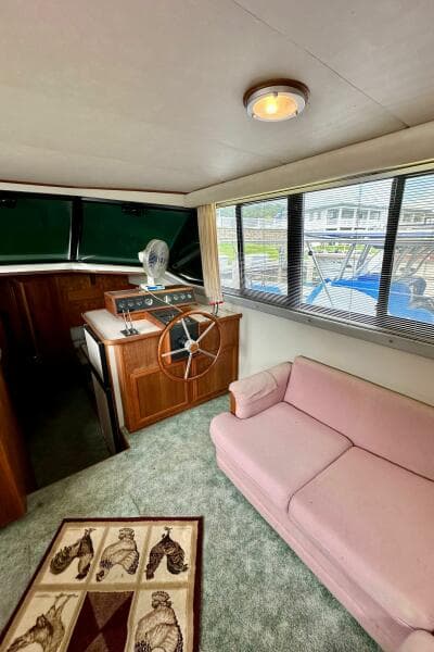 1991 Carver 3807 Aft Cabin