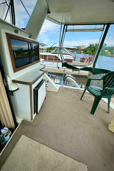 1991 Carver 3807 Aft Cabin