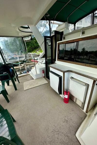 1991 Carver 3807 Aft Cabin