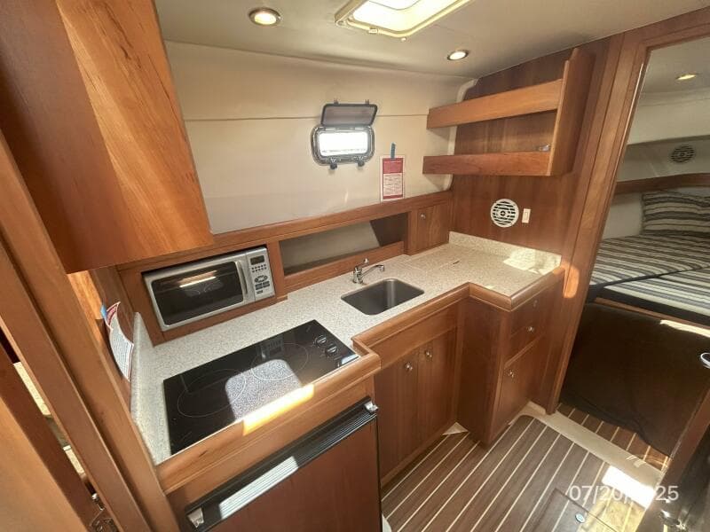 34' Mainship galley1