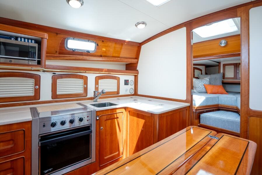 2000 Little Harbor WhisperJet 44