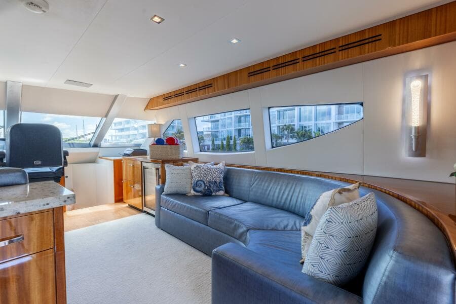 2014 Hatteras 80