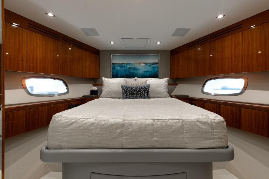2014 Hatteras 80