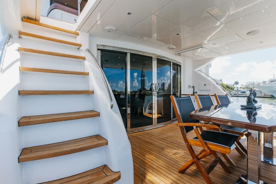 2014 Hatteras 80