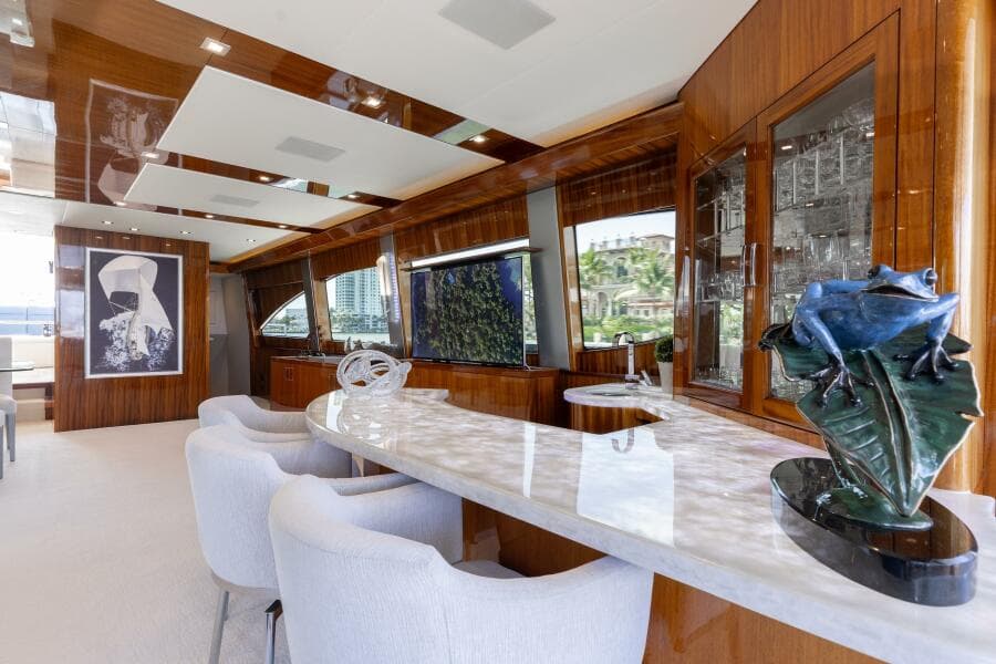 2014 Hatteras 80