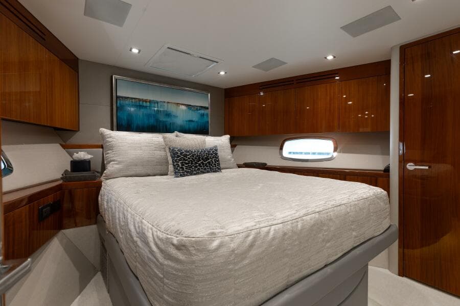 2014 Hatteras 80