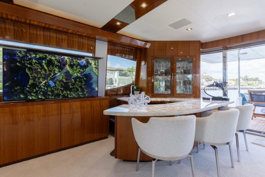2014 Hatteras 80