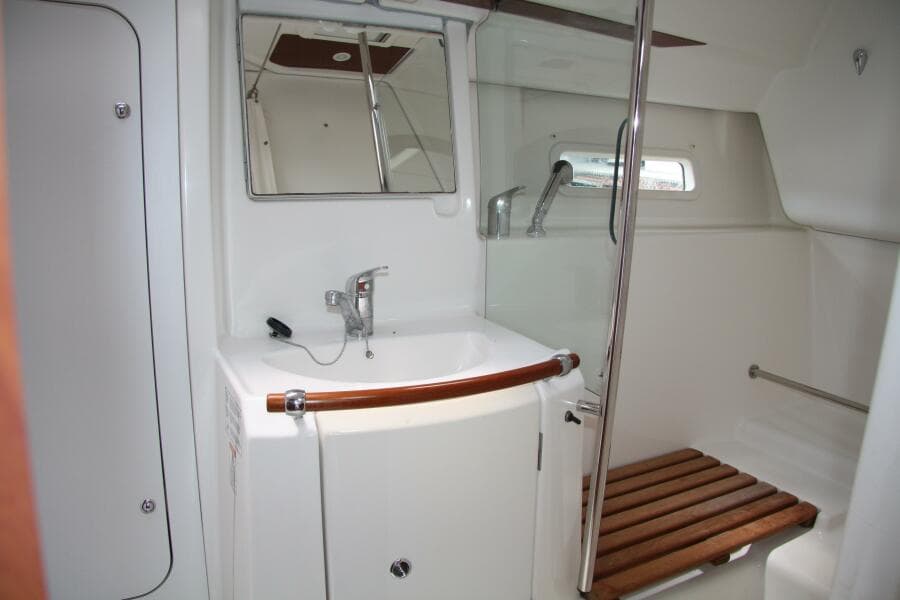 2006 Beneteau 