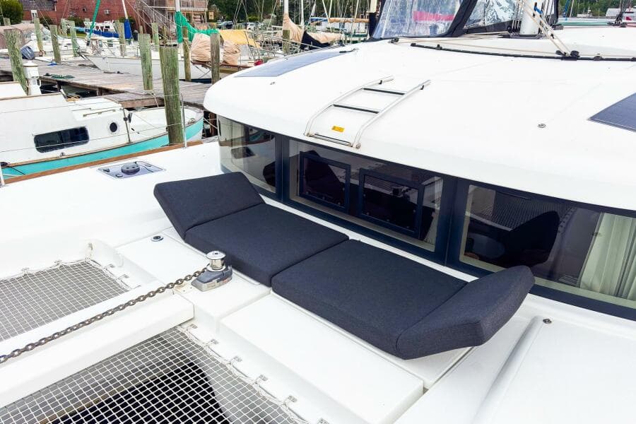 2023-lagoon-40-sail-9867159-20250814050602124-1.jpg