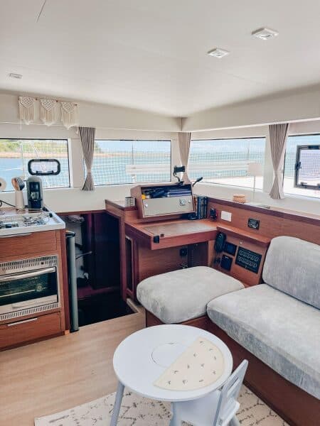 2023-lagoon-40-sail-9867159-20250709184455166-1.jpg