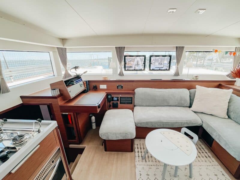 2023-lagoon-40-sail-9867159-20250709184419595-1.jpg