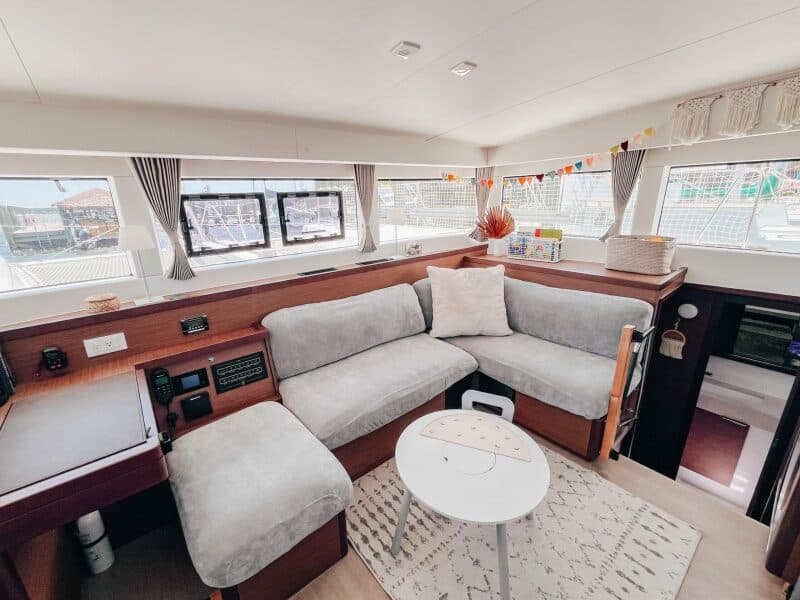 2023-lagoon-40-sail-9867159-20250709184459607-1.jpg