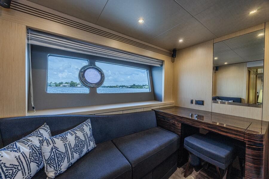 2017 Sunseeker 75 Yacht