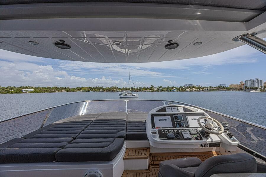 2017 Sunseeker 75 Yacht
