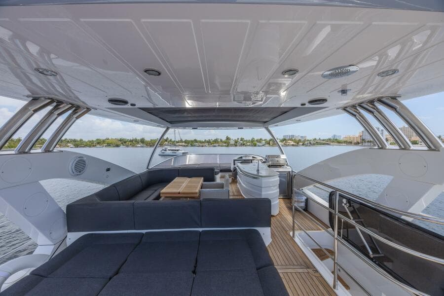 2017 Sunseeker 75 Yacht