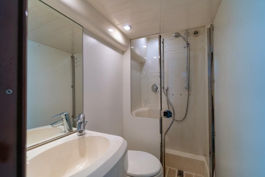 2006 Princess Yachts 