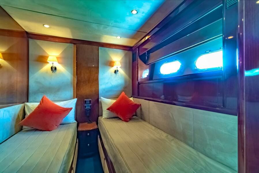 2006 Princess Yachts 