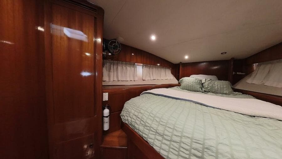50 ft Ocean Alexander - Master Stateroom Port Side