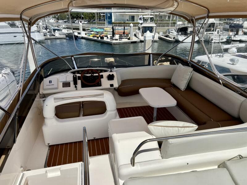 2000 Viking Princess 52 Flybridge