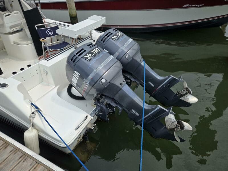 2000 Wellcraft 230 Coastal