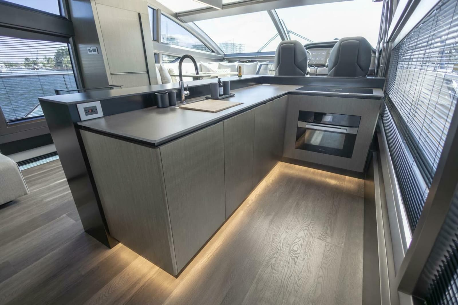 2023 Pearl 72