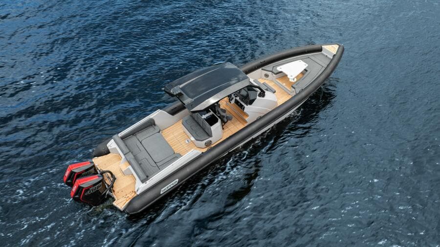 2025 Skipper grey