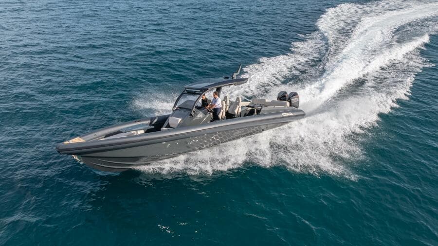 2025 Skipper darkgrey/macadima
