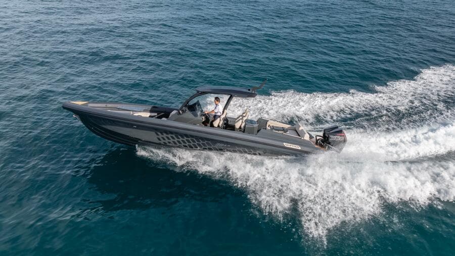2025 Skipper darkgrey/macadima
