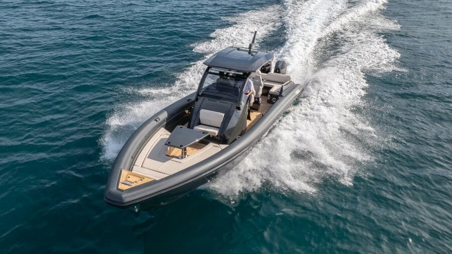 2025 Skipper darkgrey/macadima